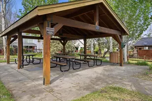 437 NW 27th St, Redmond, OR 97756 - Photo 47