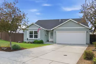321 SW Antler Ridge Ct, Redmond, OR 97756 - Photo 1