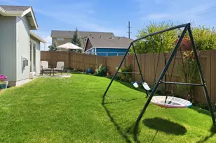 321 SW Antler Ridge Ct, Redmond, OR 97756 - Photo 21