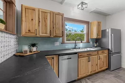 579 Franquette Street, Medford, OR 97501 - Photo 7