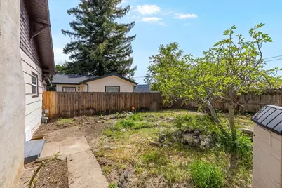 579 Franquette Street, Medford, OR 97501 - Photo 25