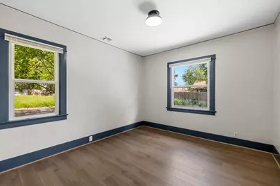 579 Franquette Street, Medford, OR 97501 - Photo 9