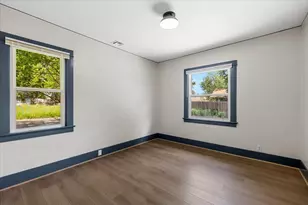 579 Franquette St, Medford, OR 97501 - Photo 9