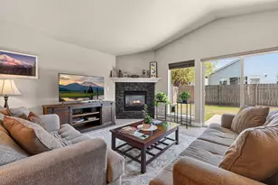 3023 NE Red Oak Dr, Bend, OR 97701 - Photo 13