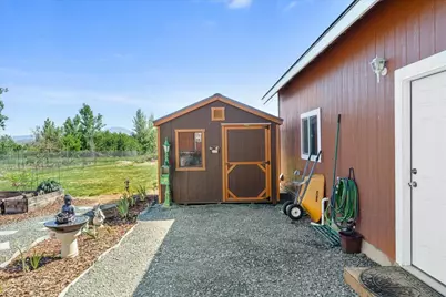 1807 Rounds Avenue, Grants Pass, OR 97527 - Photo 27