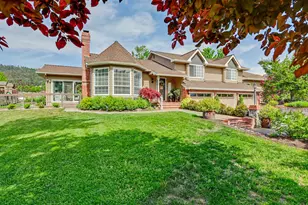 983 Old Stage Rd, Central Point, OR 97502 - Photo 3