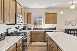 2955 NW Greenwood Ct, Redmond, OR 97756 - Photo 11