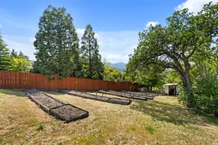 2140 N Valley View Rd, Ashland, OR 97520 - Photo 35