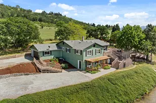 2140 N Valley View Rd, Ashland, OR 97520 - Photo 1