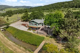 2140 N Valley View Rd, Ashland, OR 97520 - Photo 57