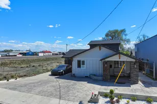 124 W Antler Ave, Redmond, OR 97756 - Photo 3