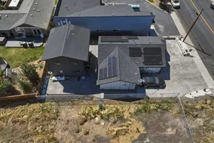 124 W Antler Ave, Redmond, OR 97756 - Photo 47
