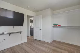 124 W Antler Ave, Redmond, OR 97756 - Photo 25