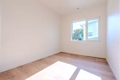 312 E Rapp Road, Talent, OR 97540 - Photo 11