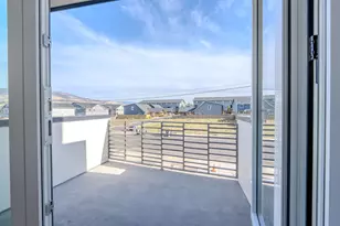 312 E Rapp Rd, Talent, OR 97540 - Photo 5