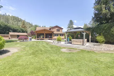 8110 New Hope Road, Grants Pass, OR 97527 - Photo 3