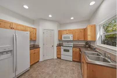 19827 Powers Road, Bend, OR 97702 - Photo 9