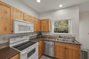 19827 Powers Rd, Bend, OR 97702 - Photo 11