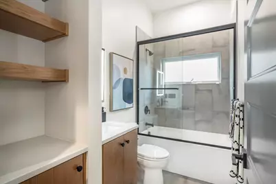 24 SW Roosevelt Avenue #3, Bend, OR 97702 - Photo 9