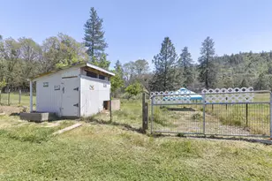 2655 Cady Rd, Jacksonville, OR 97530 - Photo 35