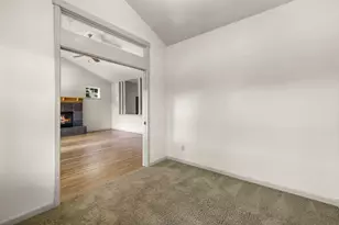 869 NW Rimrock Dr, Redmond, OR 97756 - Photo 17