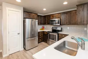 3035 NW Cedar Ave, Redmond, OR 97756 - Photo 5