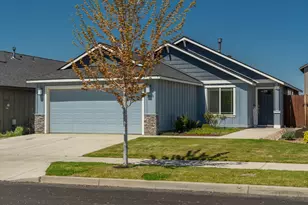 3035 NW Cedar Ave, Redmond, OR 97756 - Photo 1