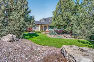 1045 Cinnamon Teal Dr, Redmond, OR 97756 - Photo 3