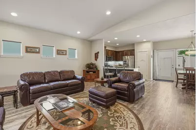 2933 NW Hemlock Lane, Redmond, OR 97756 - Photo 5