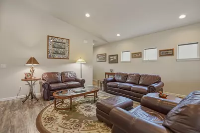 2933 NW Hemlock Lane, Redmond, OR 97756 - Photo 7