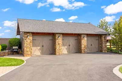 67167 Highway 20, Bend, OR 97703 - Photo 41
