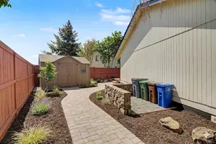 62803 Snowcap Ct, Bend, OR 97701 - Photo 21