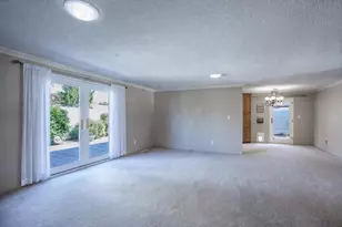 604 Hemlock Ave, Central Point, OR 97502 - Photo 7