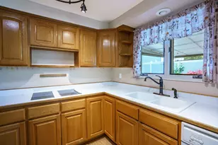 604 Hemlock Ave, Central Point, OR 97502 - Photo 11