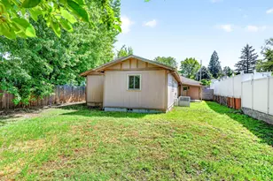 1425 Lawnridge St, Medford, OR 97504 - Photo 15