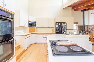 1710 NE Hillcrest Ln, Grants Pass, OR 97526 - Photo 23