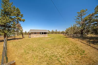 3890 NW 25th Street, Redmond, OR 97756 - Photo 5