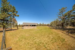 3890 NW 25th St, Redmond, OR 97756 - Photo 5