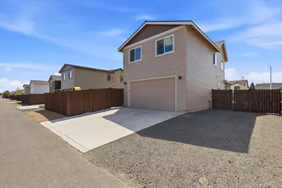 748 NW 27th Street, Redmond, OR 97756 - Photo 37