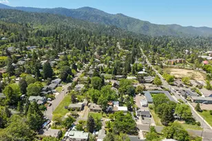 755 Walker Ave, Ashland, OR 97520 - Photo 5