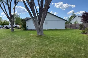 2329 NE Yellowpine Rd, Prineville, OR 97754 - Photo 7