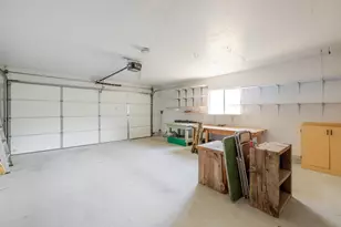 1645 NE 6th St, Redmond, OR 97756 - Photo 21