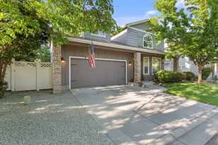 2160 Crestbrook Rd, Medford, OR 97504 - Photo 3