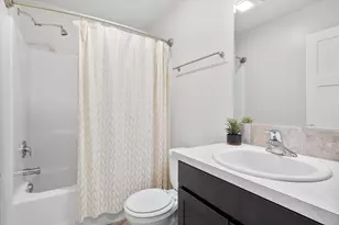 21275 Thornhill Ln, Bend, OR 97701 - Photo 11