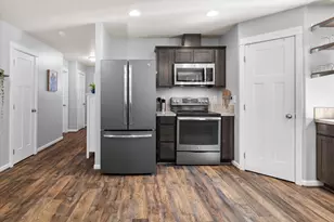 21275 Thornhill Ln, Bend, OR 97701 - Photo 5