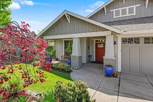 3974 Calle Vista Dr, Medford, OR 97504 - Photo 3