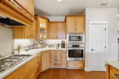 3974 Calle Vista Drive, Medford, OR 97504 - Photo 13
