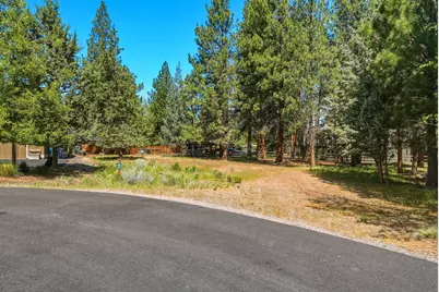 875 S Starry Skies Court, Sisters, OR 97759 - Photo 3