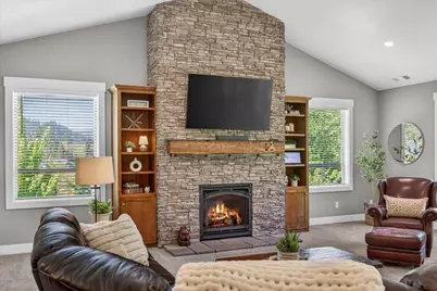 469 Wards Creek Road, Rogue River, OR 97537 - Photo 11