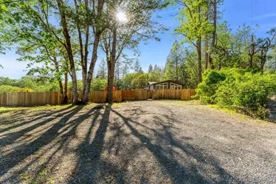 221 Hansen Drive, Grants Pass, OR 97526 - Photo 27